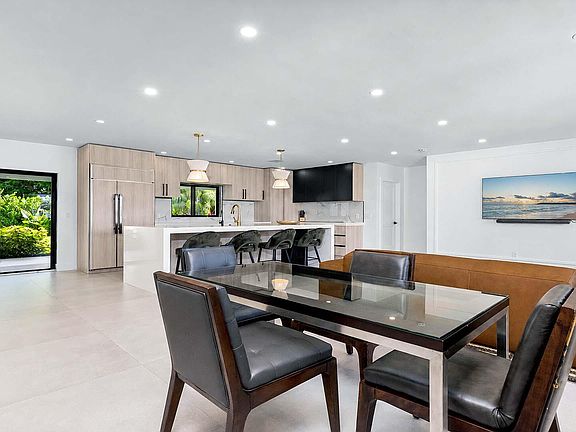 5th image of 1099 SW 12th Street