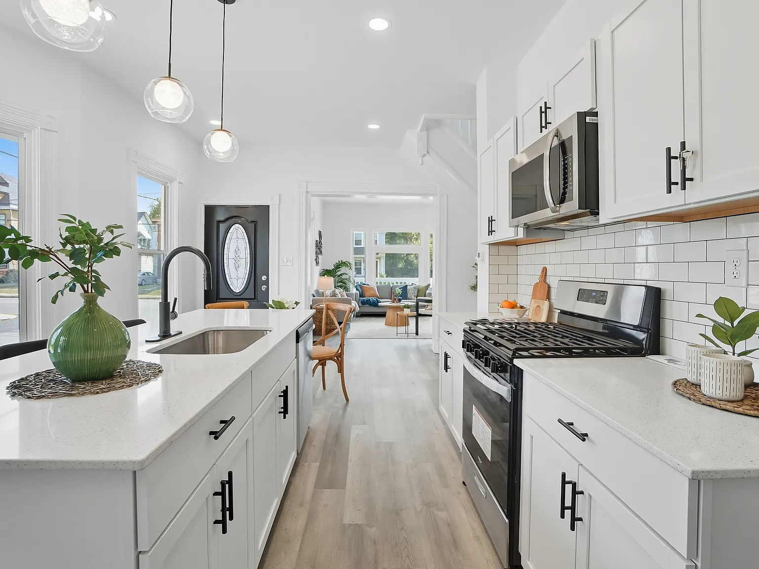 4 bed, 1826 sqft, $2,800 — Photo 3