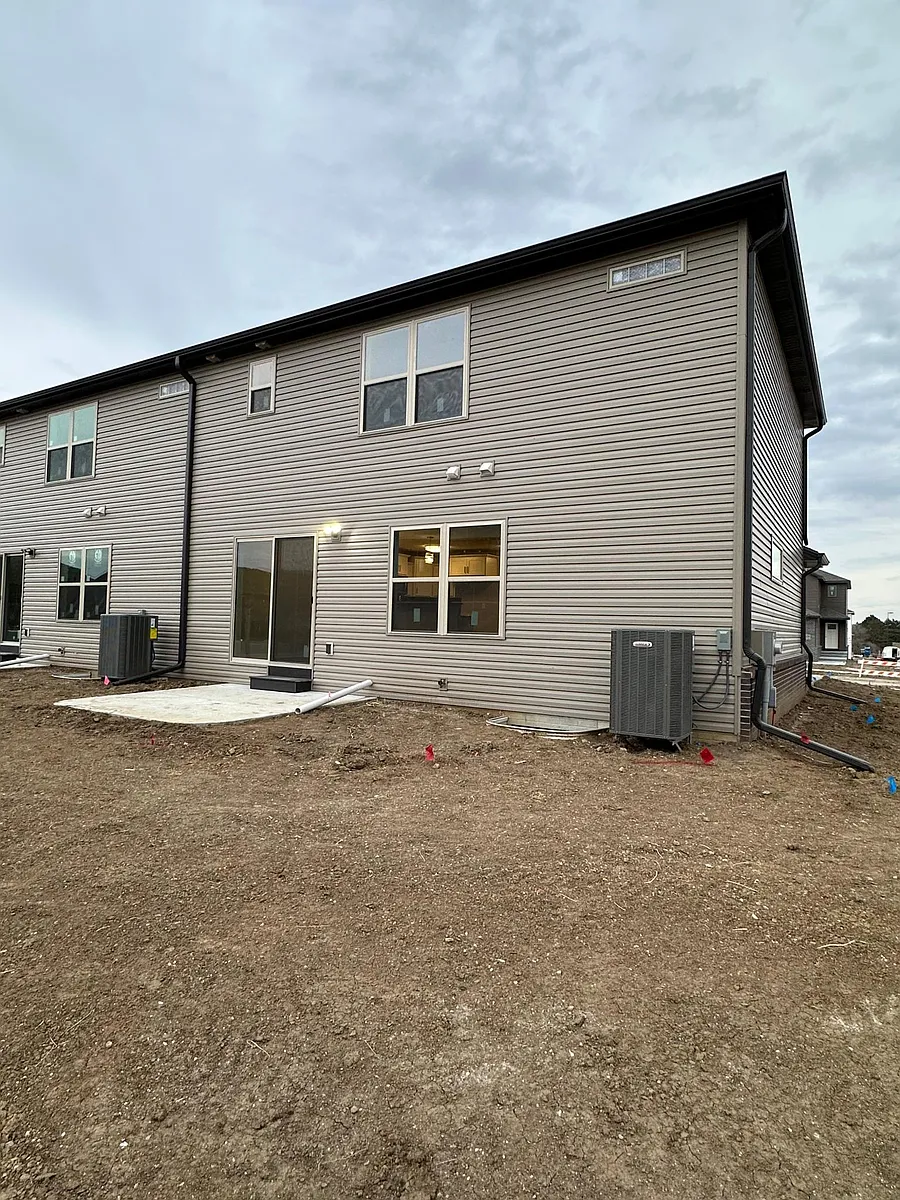 Building Photo - 8221 Ventura Pl