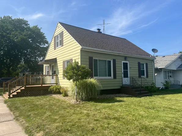 2404 Langley Ave, Saint Joseph, MI 49085