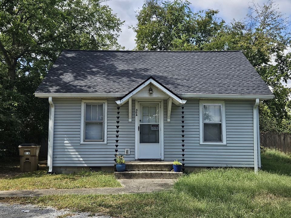 2nd image of 306 McArthur Dr
