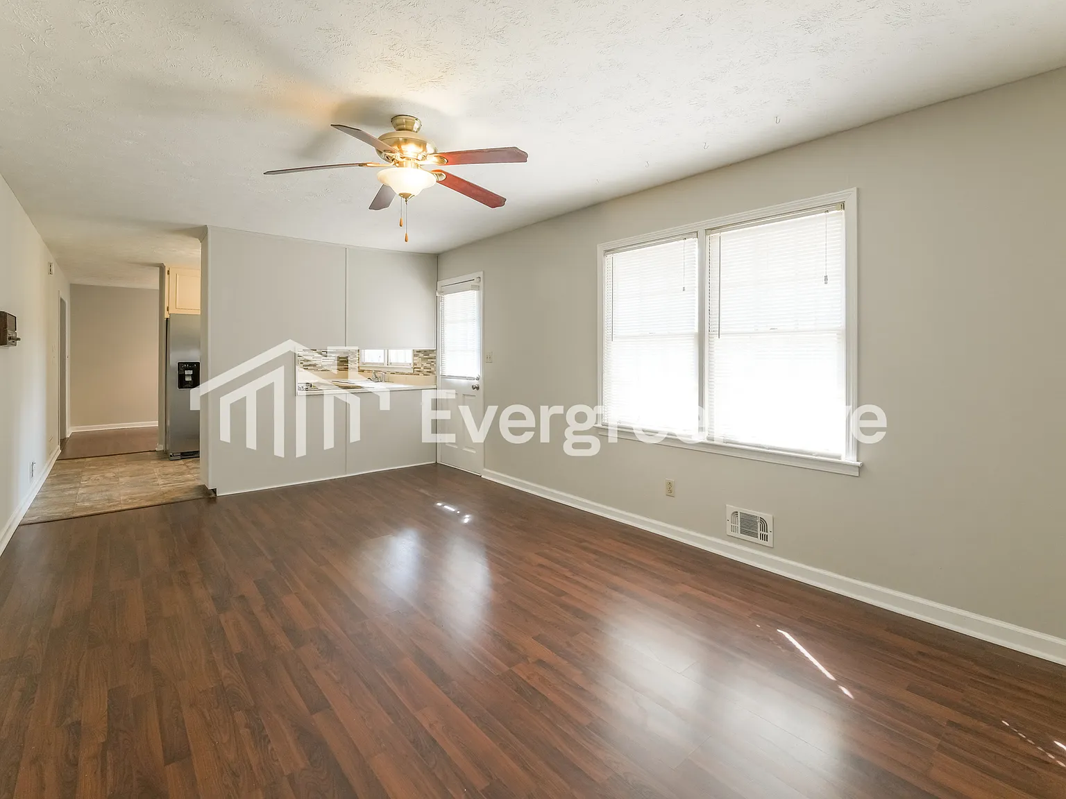 3 bed, 2.0 bath, 1760 sqft, $1,545 — Photo 4