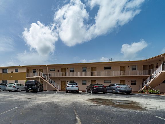 2nd image of 420 W Palm St APT A22