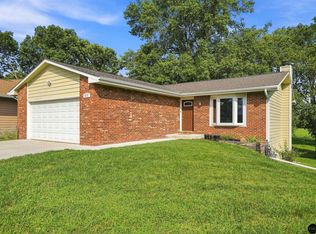 5101 Rosebriar Ct, Lincoln, NE 68516