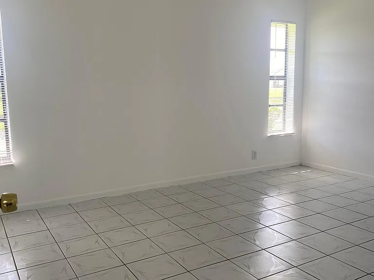 1380 Longarzo Pl — Photo 15