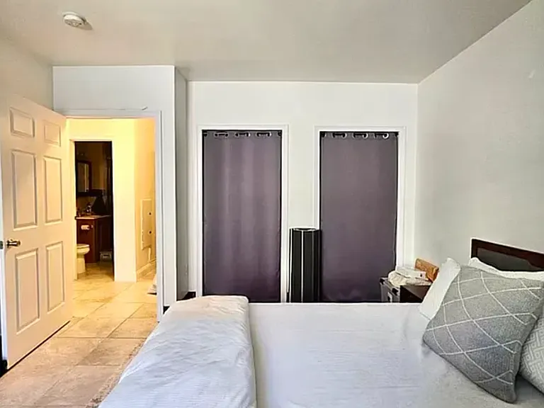 2309 Astoria Blvd #1R — Photo 6