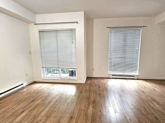 4th image of 13321 102a Ave #220