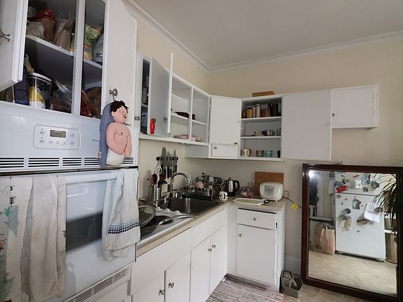 4th image of 130 Babcock St #7