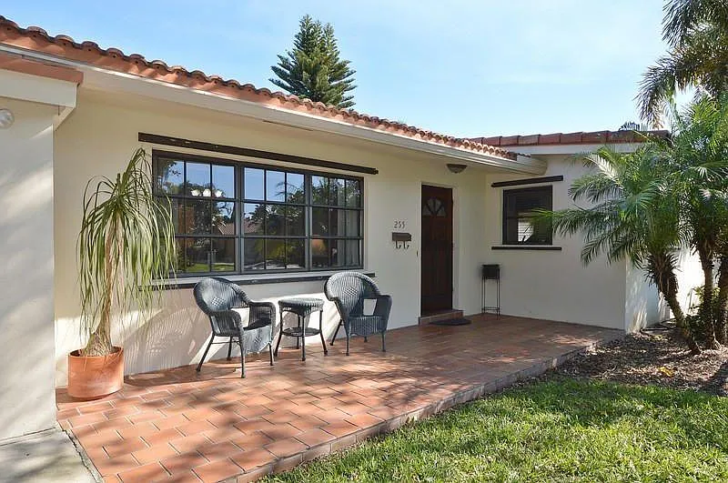 3 bed, 1597 sqft, $4,950 — Photo 3