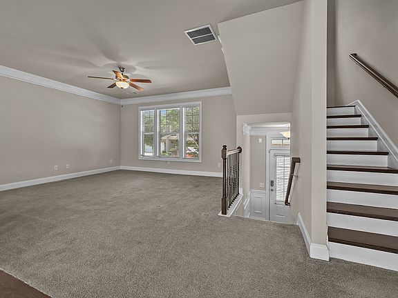 5th image of 2489 Village Park Bnd