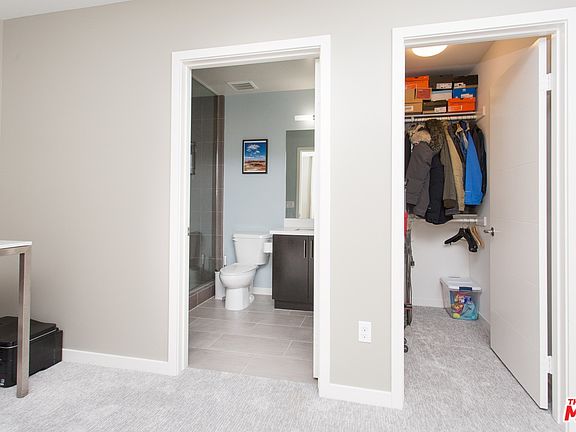 4th image of 2930 Rowena Ave #5