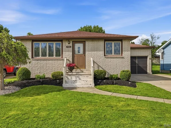 102 N Seine Dr, Cheektowaga, NY 14227