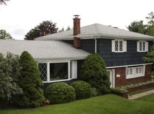155 Mountain View Dr, Holyoke, MA 01040