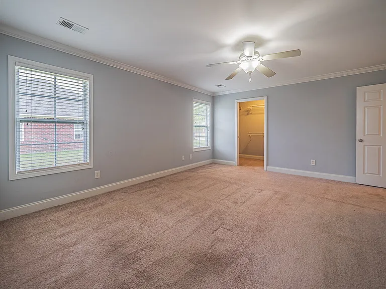 2740 Foxcroft Cir — Photo 29