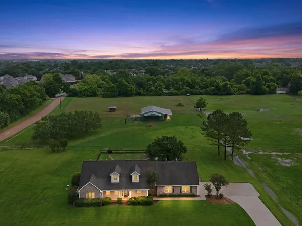 4304 Skinner Ln, Richmond, TX 77406
