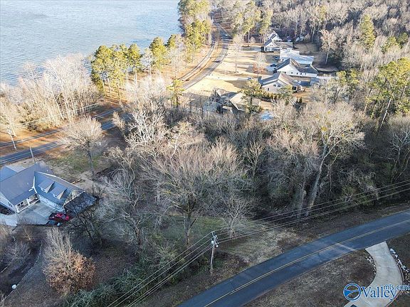 4th image of 2323 Sunset Dr