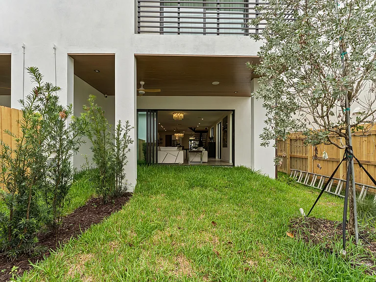 1103 NE 16th Ave — Photo 23