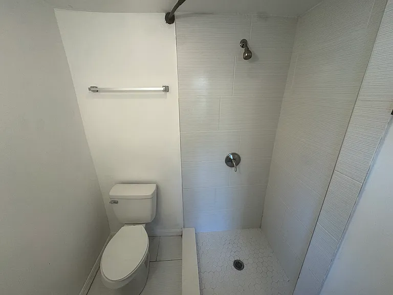 2712 Jupiter Ave — Photo 3