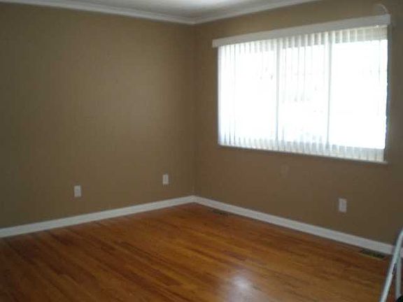 3rd image of 35038 Simon Dr