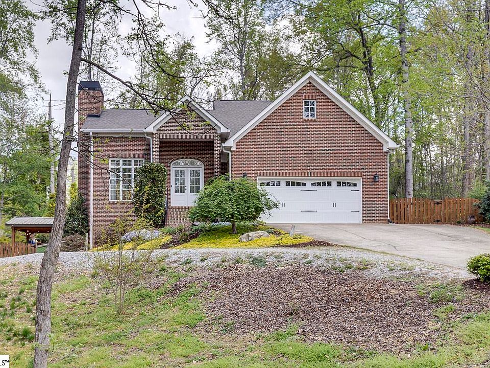 1st image of 11 Eastwood Dr