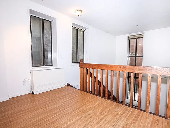 4th image of 221 E 33rd St #B