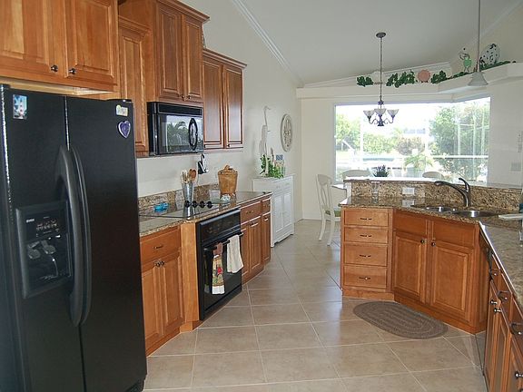 3rd image of 613 Zafra Ct