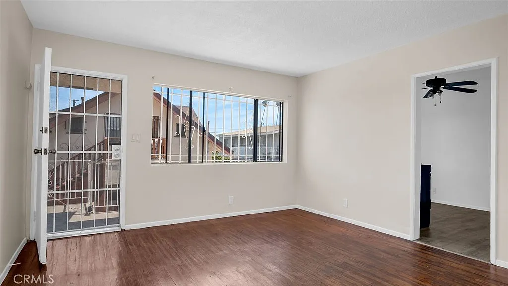 2 bed, 650 sqft, $1,900 — Photo 3