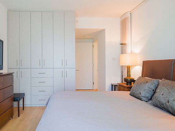 3rd image of 247 W 46th St APT 2802
