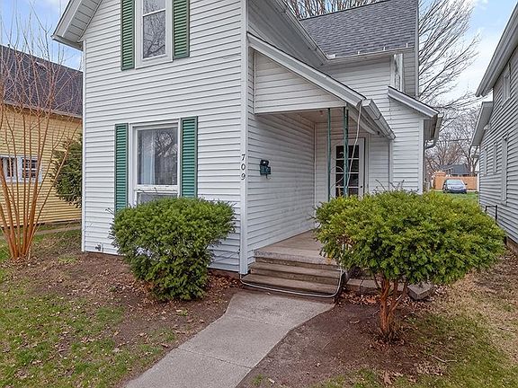 2nd image of 709 Emerson St