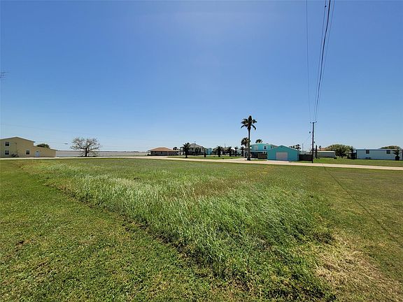 2nd image of 468 W Bayshore Dr