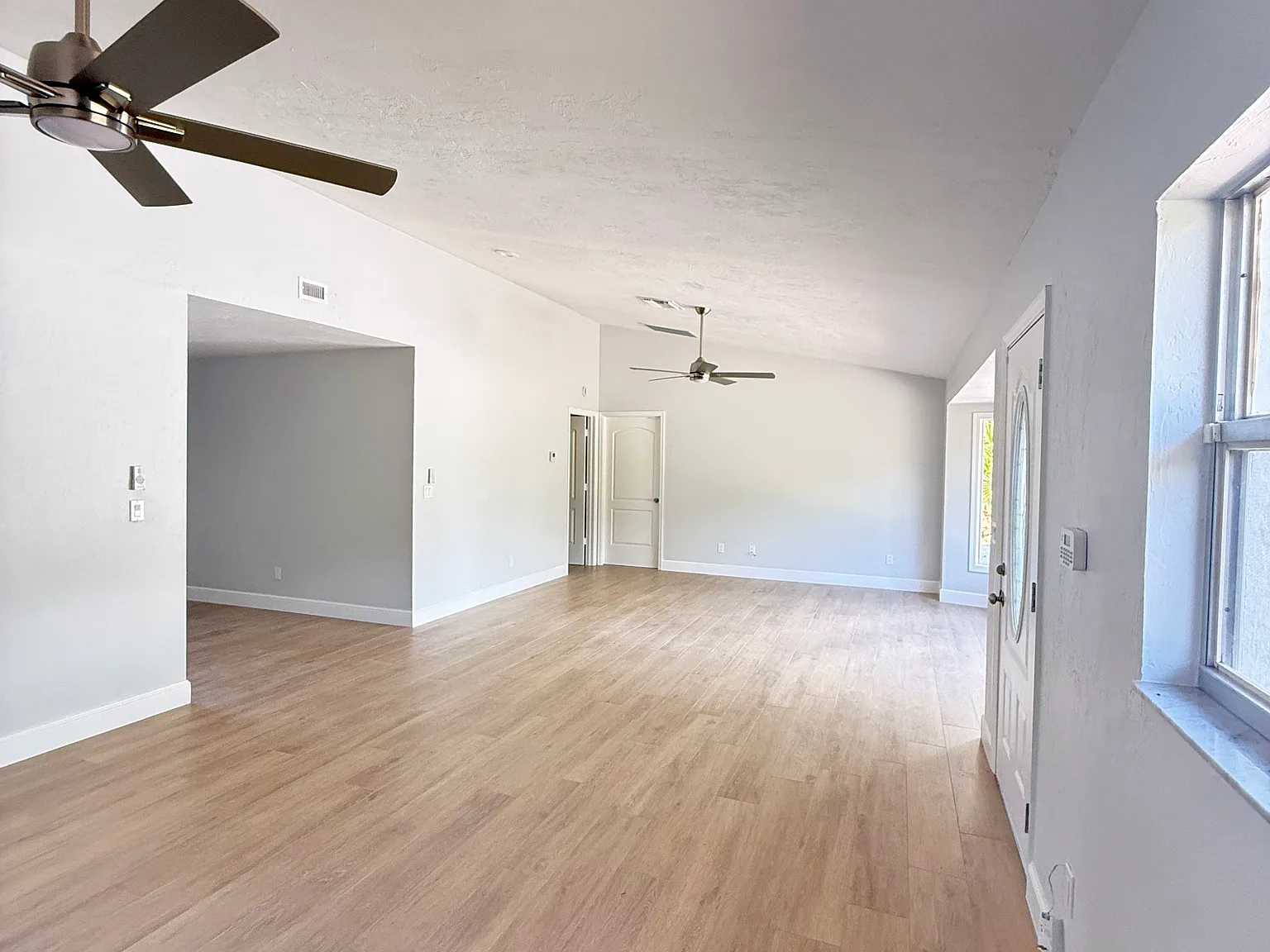 25356 Pinson Dr — Photo 4
