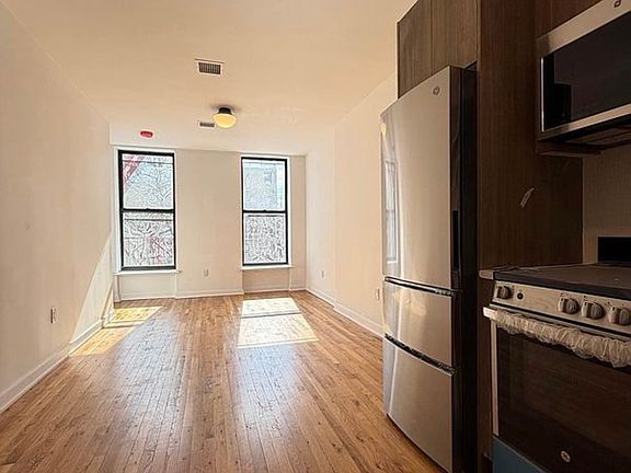 4th image of 1088 Fulton St #2RR