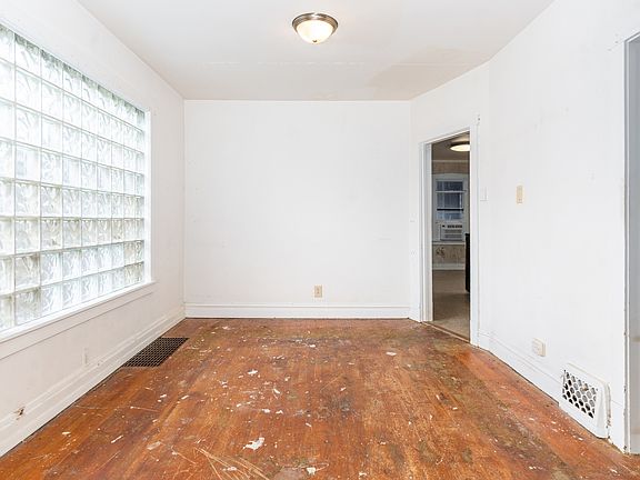 5th image of 4952 W Ainslie St