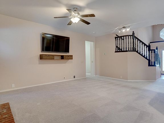 3rd image of 5767 Walnut Creek Dr