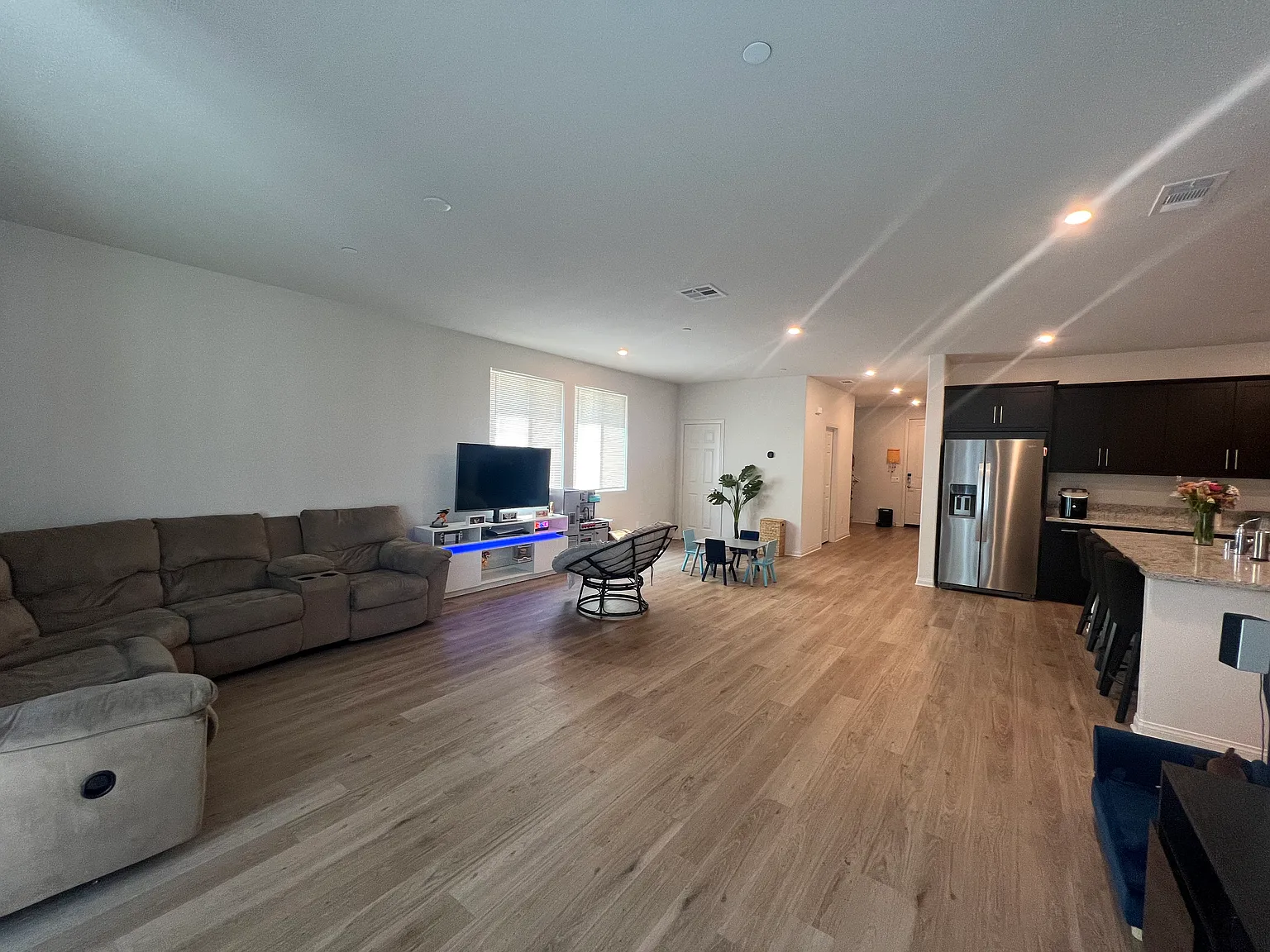 4 bed, 3.5 bath, 2741 sqft, $3,495 — Photo 4