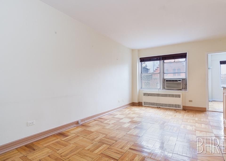 1st image of 135 Willow St APT 508