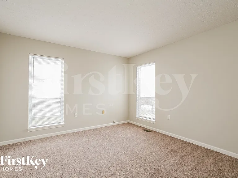 10225 Park Stream Dr — Photo 7