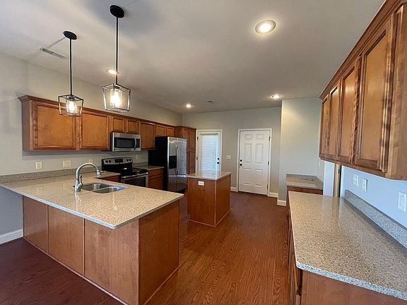 3rd image of 2965 Walden Blvd