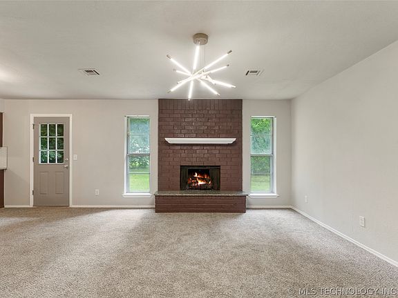 5th image of 13739 S Glen St