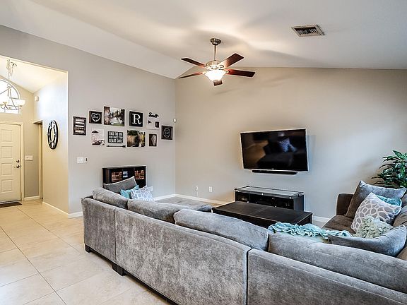 3rd image of 3519 E Tonto Ln