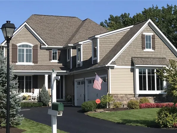17552 Gates Landing Dr, Chagrin Falls, OH 44023