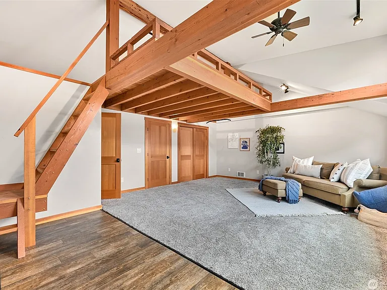 809 12th St — Photo 33