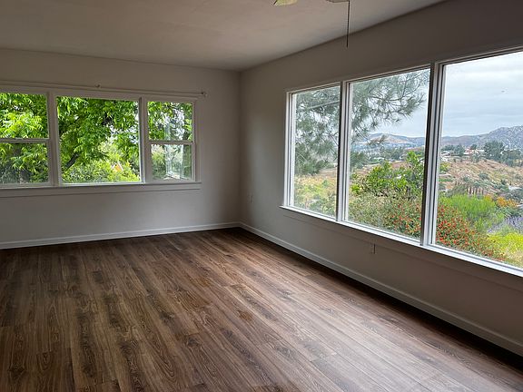 4th image of 9408 Emerald Grove Ave