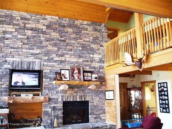Great Rm w/ Stacked Stone