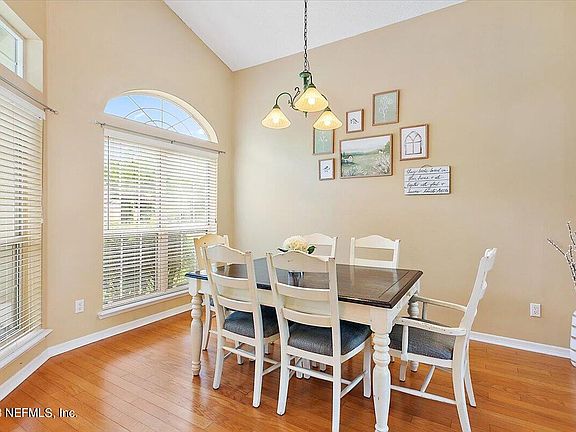 5th image of 1531 MOUNTAIN LAKE Drive W