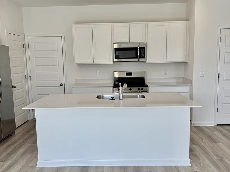 1274 Ross Farms Blvd — Photo 3