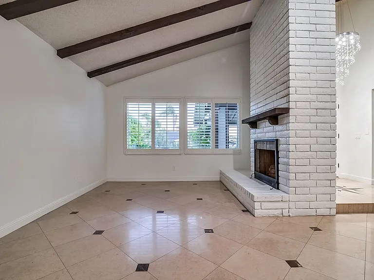929 Darlene Ct — Photo 12