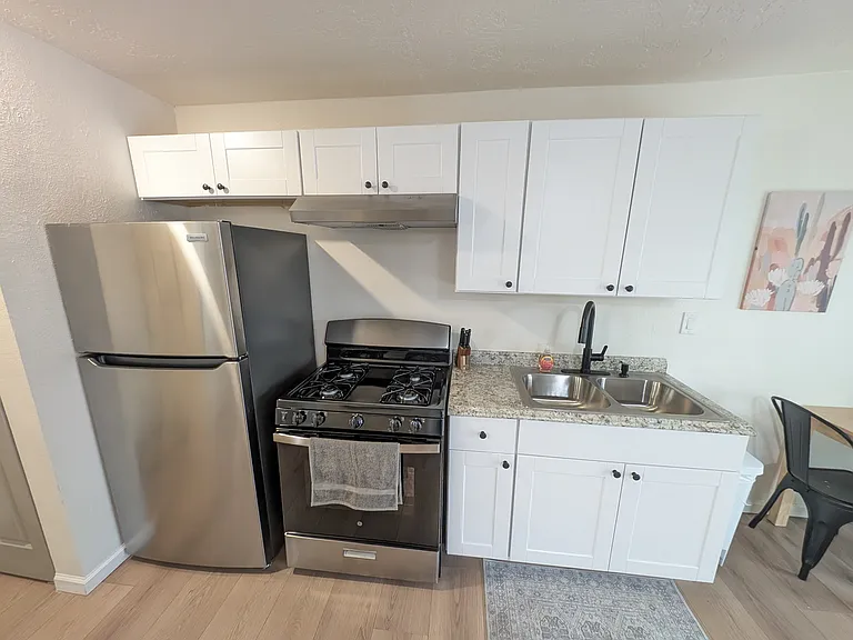 316 Princeton Dr SE #4 — Photo 3