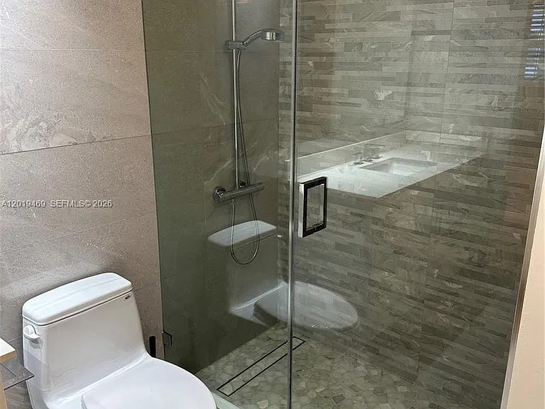 6039 Collins Ave #1221 — Photo 13