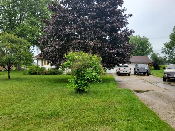 7334 N Lapeer Rd, Fostoria, MI 48435